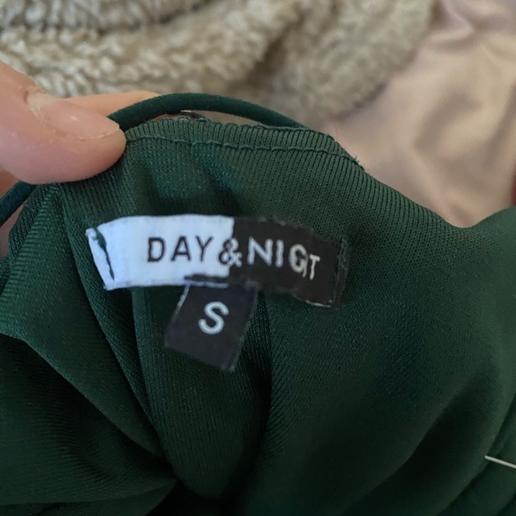 Envy and Grace green ruffled mini dress - Picture 3 of 3